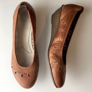 Rieker leather wedges EUC.